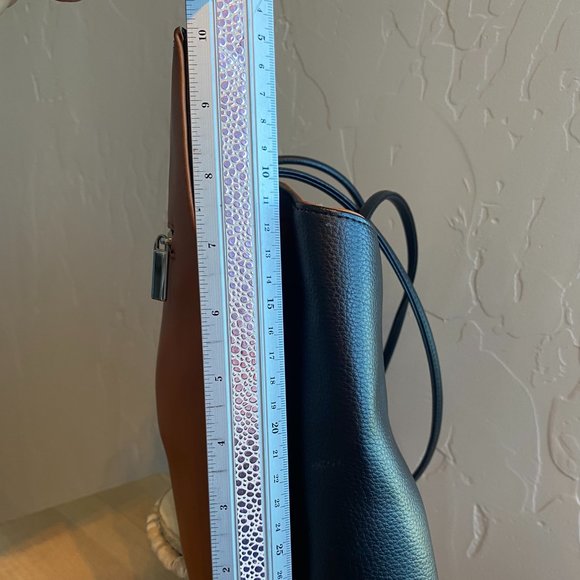 Cleo & Patek Leather of Paris Handbag - Picture 8 of 12